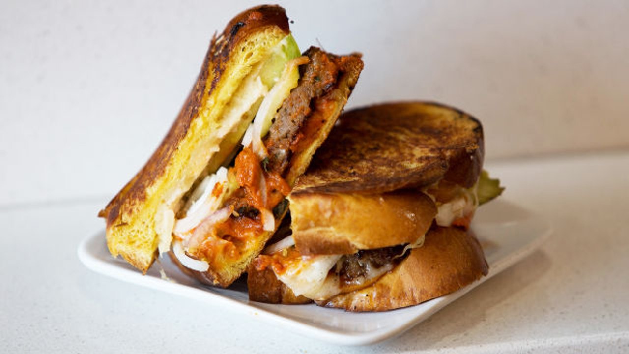 Kitchen Lab The Ultimate Chili Cheese Dog with Chef Eric Greenspan