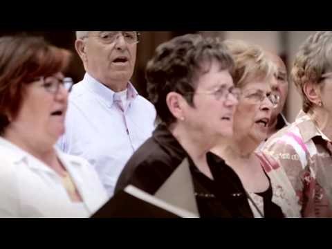 TV3 - Esports - Els pares de Pep Guardiola canten l'himne del Barça