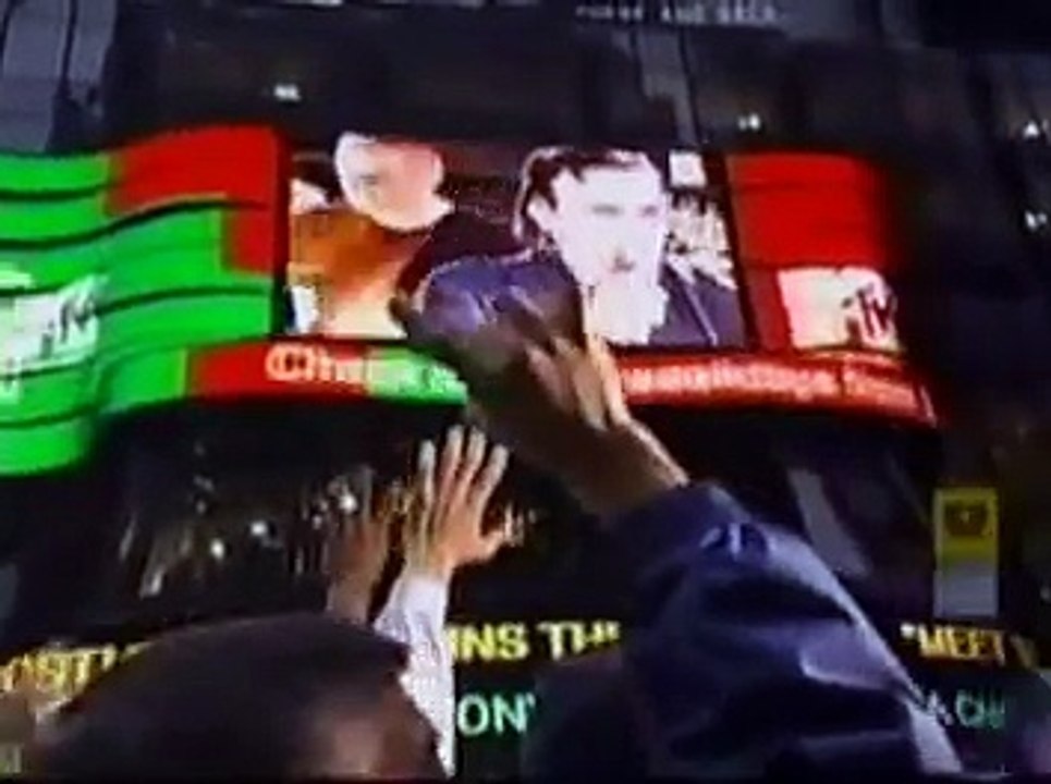 U2 ROOFTOP PERFORMANCE OF NEW YORK AT MTV-TRL