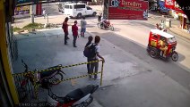 Un adolescent se fait abattre en pleine rue