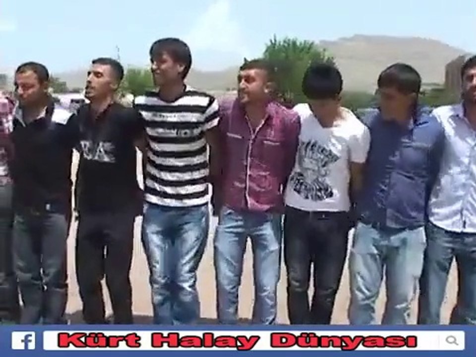 AMCAMA BAK HELE YAŞ 70 HALAYA DEVAM DEMİŞ