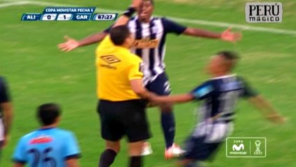 Peru: Irre! Vier Platzverweise in vier Minuten