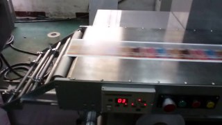 Tavola di controlo e produzione eticchette neutre, Control table and plain labels production machine