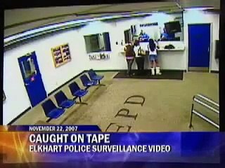 ELKHART,INDIANA Police take advantage of a Drunk Girl.flv