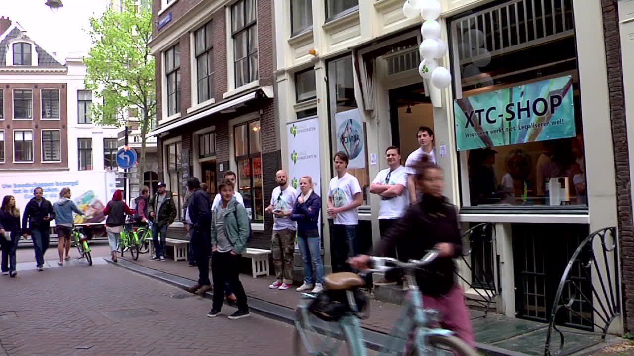 World’s First ‘Ecstasy’ Shop Opens in Amsterdam