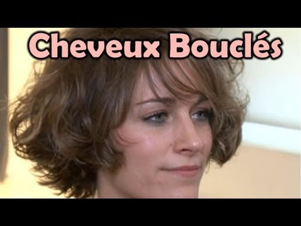 Cheveux bouclés:  Astuce volume et boucles parfaites