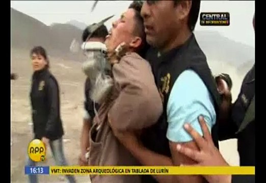 VMT: Policía Nacional se enfrenta a invasores de zona arqueológica por desalojo