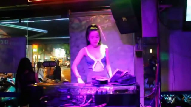 DJ Trang Đài quẩy vếu cực dễ thương [HD 720p]