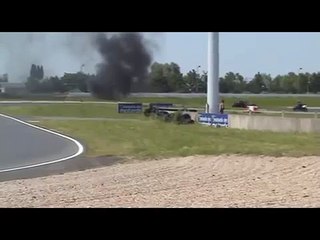 Moto en feu au circuit Carole