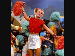 XUXA  ILARIE  ES LA HORA ES LA HORA