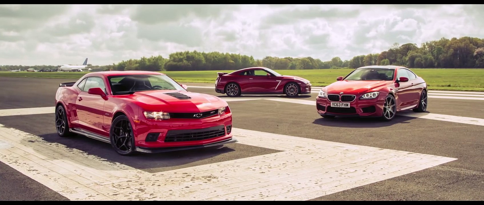 The Stig Vs Chevrolet Camaro Z_28 (sideways) - Top Gear iPad Magazine