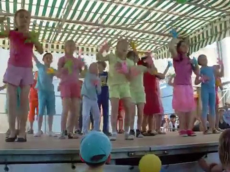 Kermess 2013 - Notre danse sur "HAPPY" de C2C - Ecole Notre Dame -EMY - CE2