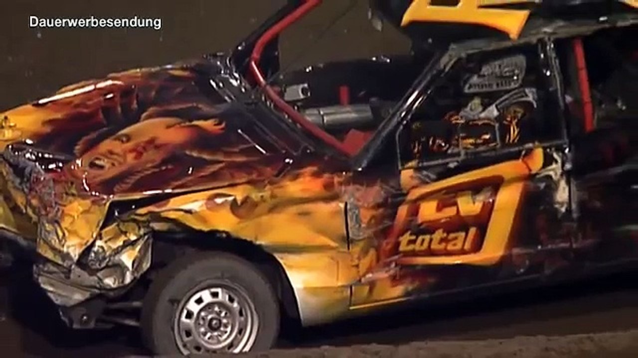 Elton rastet komplett aus! - Stock Car Crash Challenge
