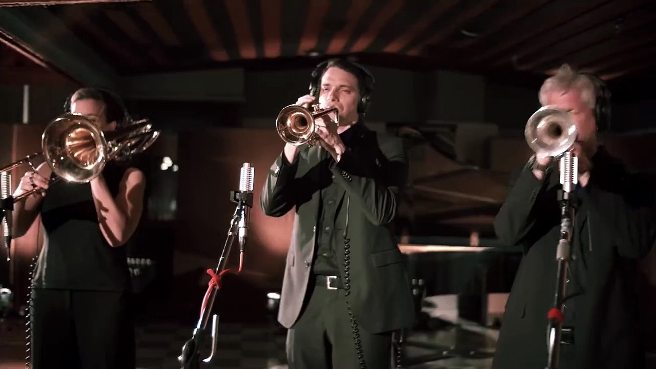 Peter Dinklage se moque en chanson des personnages morts de « Game of Thrones »