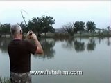Extreme Lure fishing in Thailand for Arapaima or Pirarucu.Monster Fishing Thailand