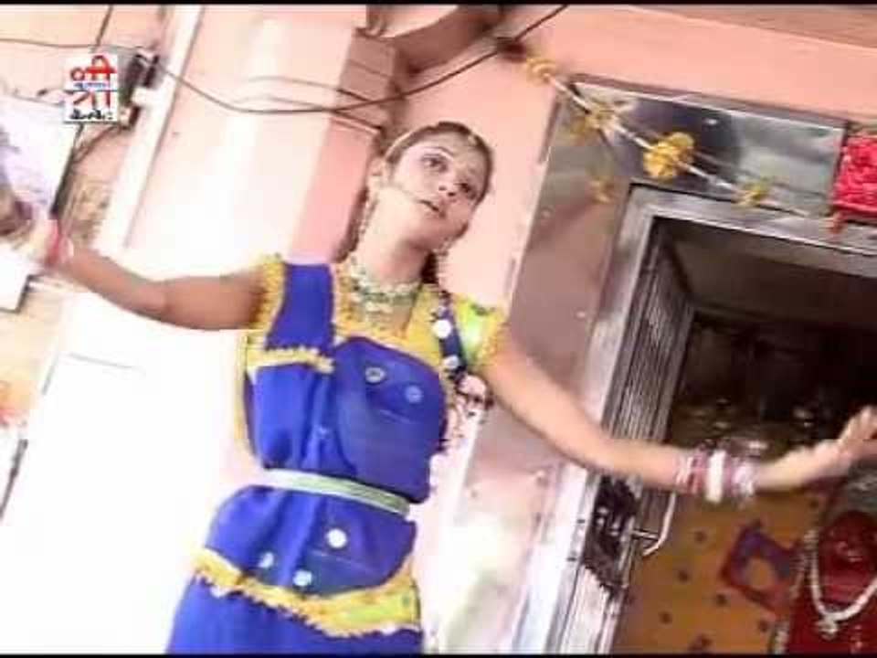 ऊंचो ऊंचो देवल मईया उजलो  - चम् चम् चमके चुन्दडी ( राजस्थानी )