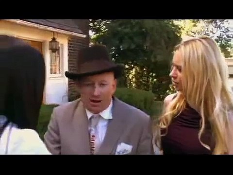 Ninja Cheerleader - Monkey steals peach