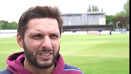 Shahid Afridi Answering Harsh Questions Of Fans