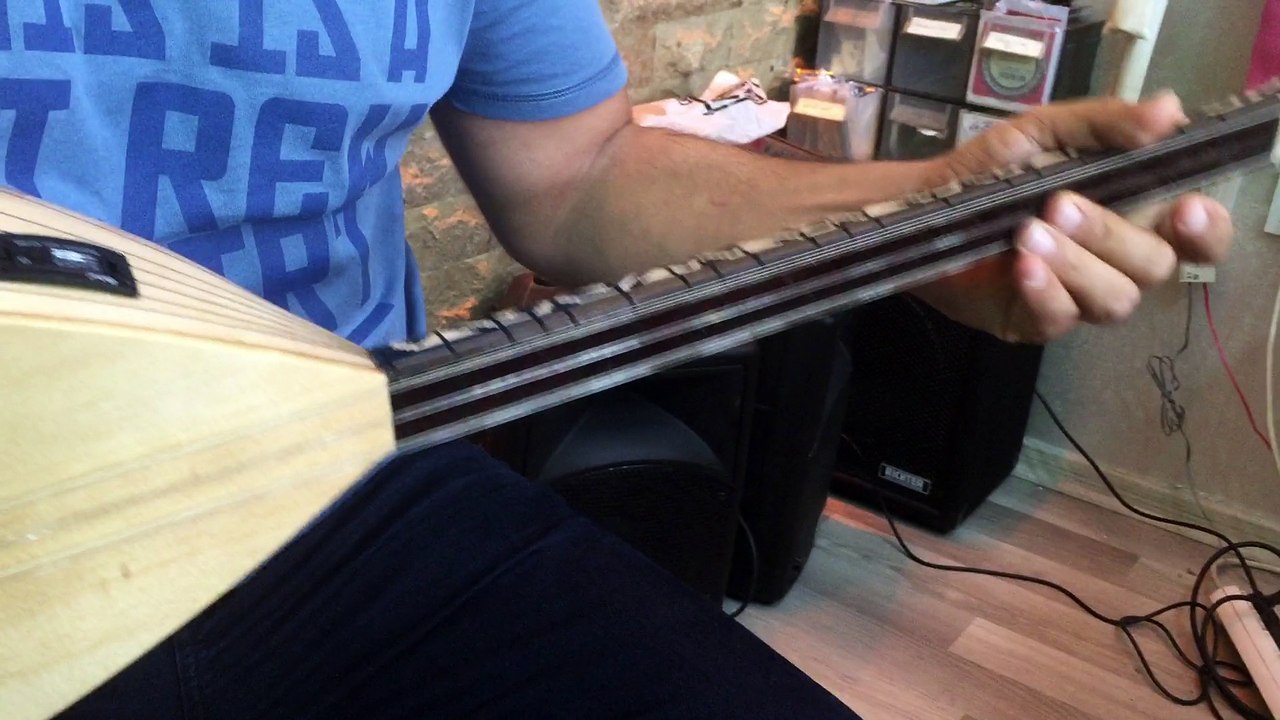 kısa sap akort aletli kelebek bağlama