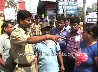 Howrah Taxi driver beaten up by Indian woman