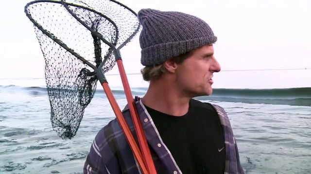 California oil pipeline ruptures, leaks into ocean