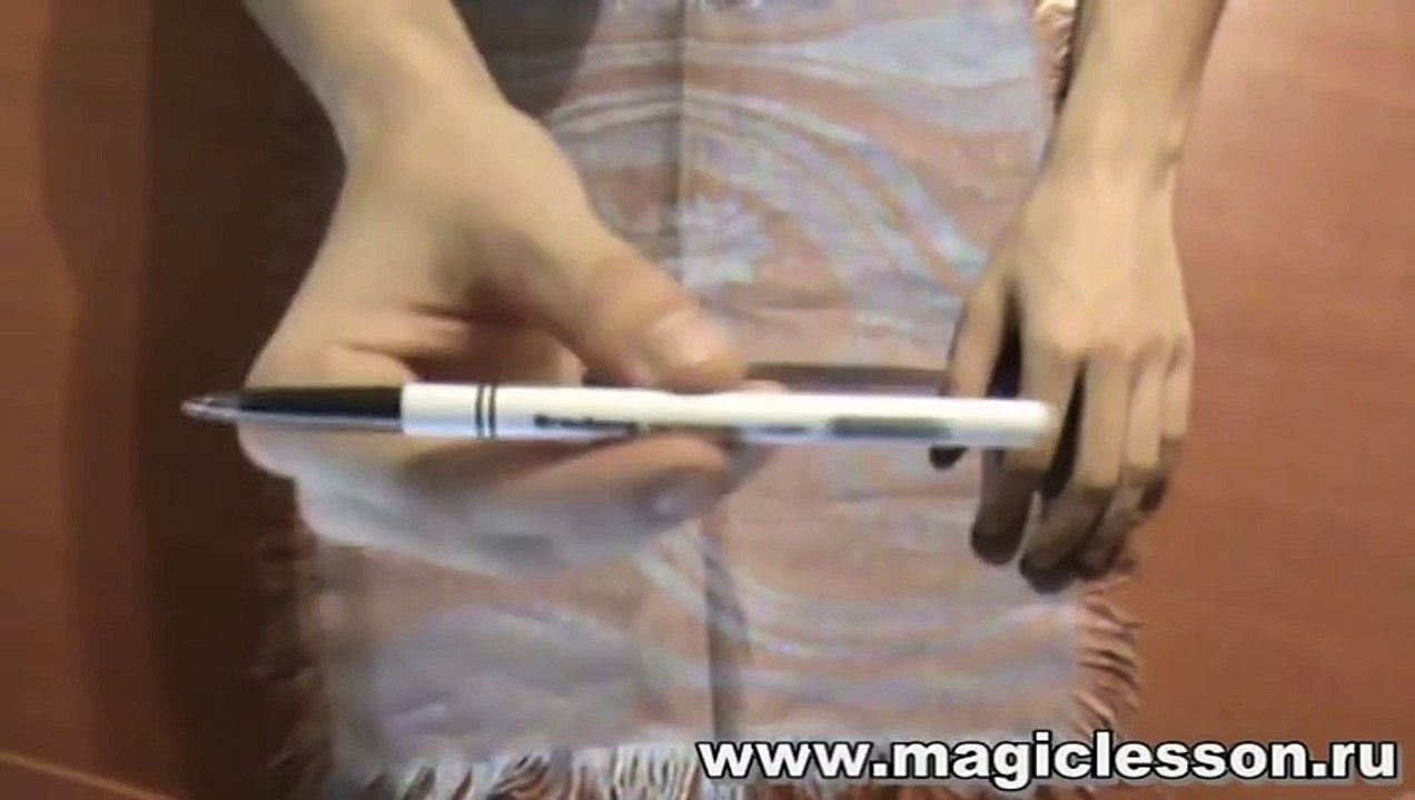 Очень эффектный Фокус. Ручка и платок