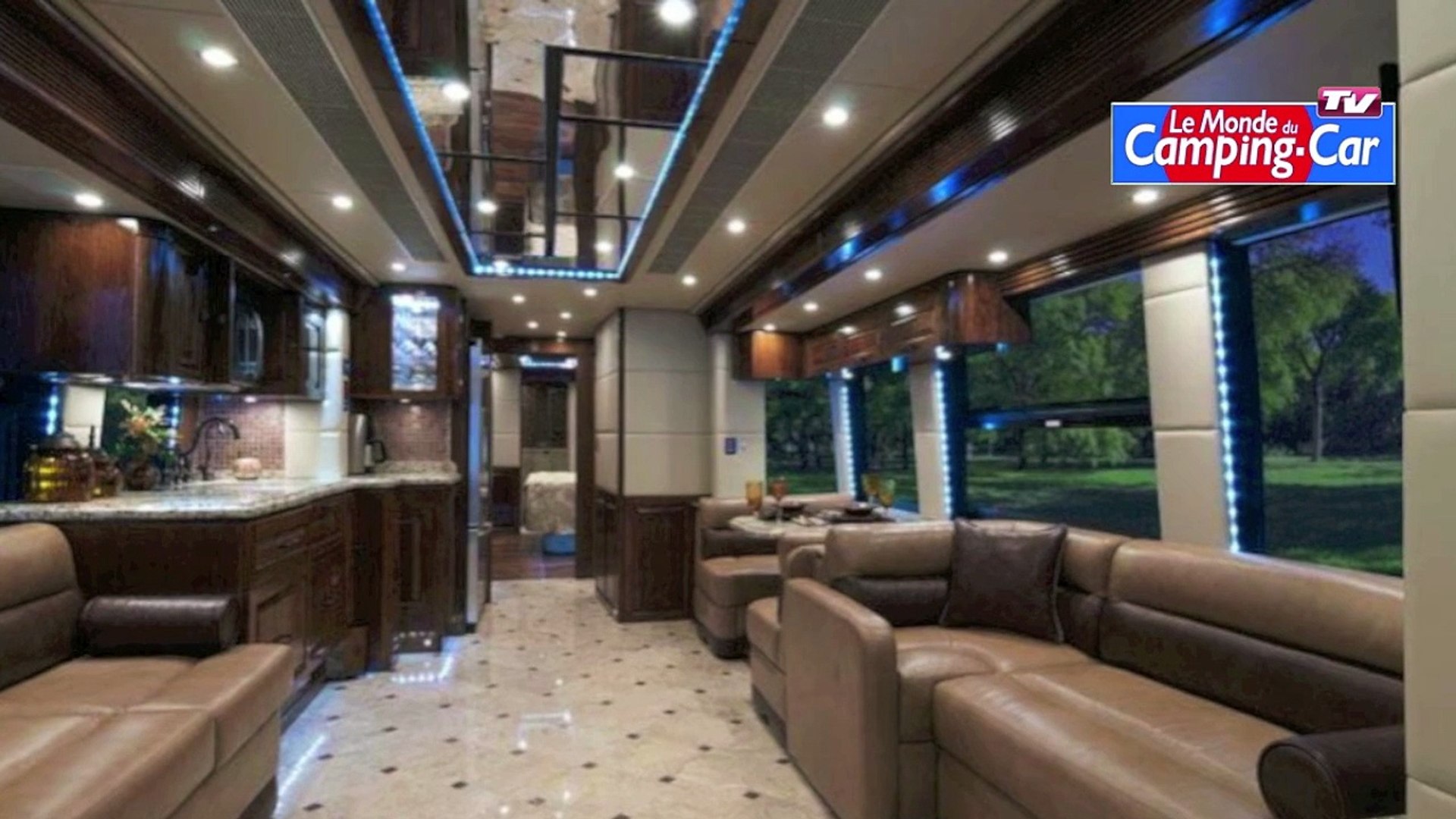 ⁣Camping-car Prevost Oasis aménagé par Outlaw Coach, le luxe à l'amériaince