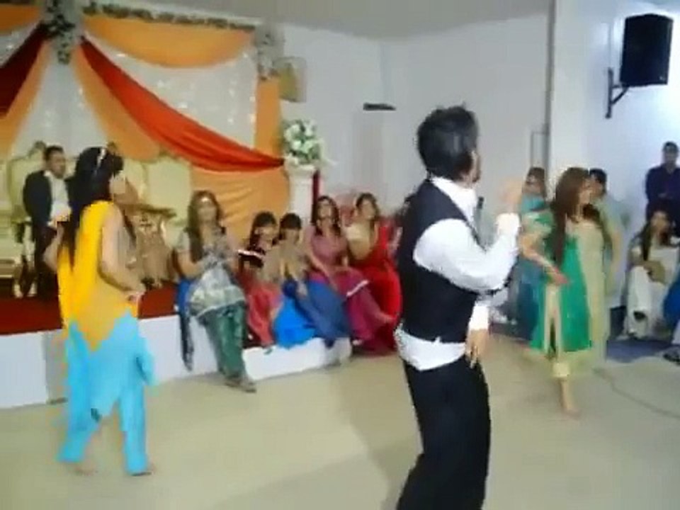 Pakistani wedding dance