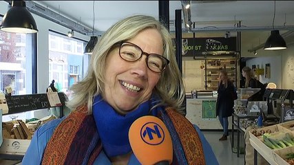 Schep je eigen kokos: winkelen in de eerste verpakkingsloze super - RTV Noord