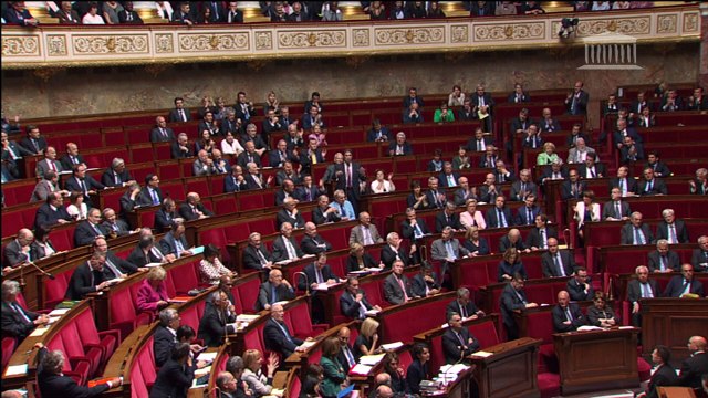 Education: le gouvernement défend la publication du décret