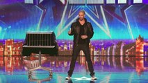 Kopie videa Darcy Oake's jaw dropping dove illusions | Britain's Got Talent 2014