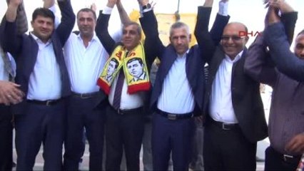 Batman'da Ak Partili İl Genel Meclis Üyesi ve 47 Muhtar Hdp'ye Katıldı