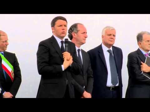 Renzi al padiglione Aquae di Expo Venezia a Marghera (03.05.15)