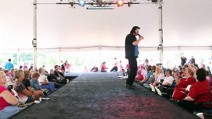 George Silva sings 'WEARING THAT LOVED ON LOOK' at Elvis Wee