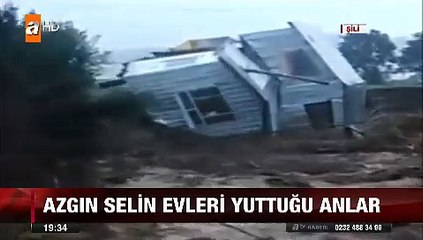 Azgın sel koca evi böyle devirip ordan oraya sürükledi