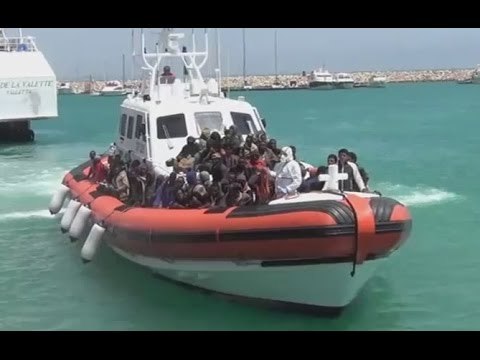 Ragusa - Fermati otto scafisti, tre sono minorenni (20.05.15)