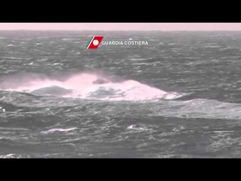 Canale di SIcilia - Soccorso della Guardia costiera (16.04.15)