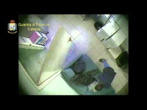 Paternò (CT) - Infermiere rubava farmaci dall'ospedale, arrestato dalla Finanza (16.04.15)