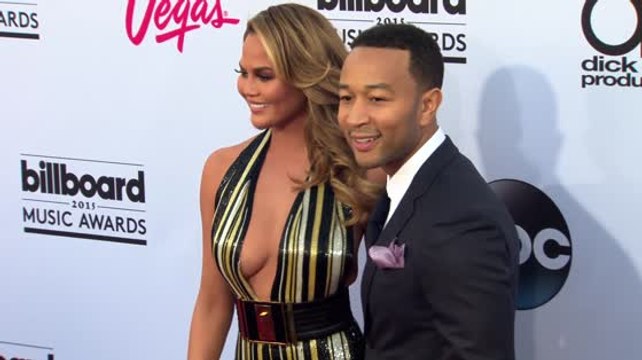 John Legend prend du poids quand sa femme Chrissy Teigen cuisine