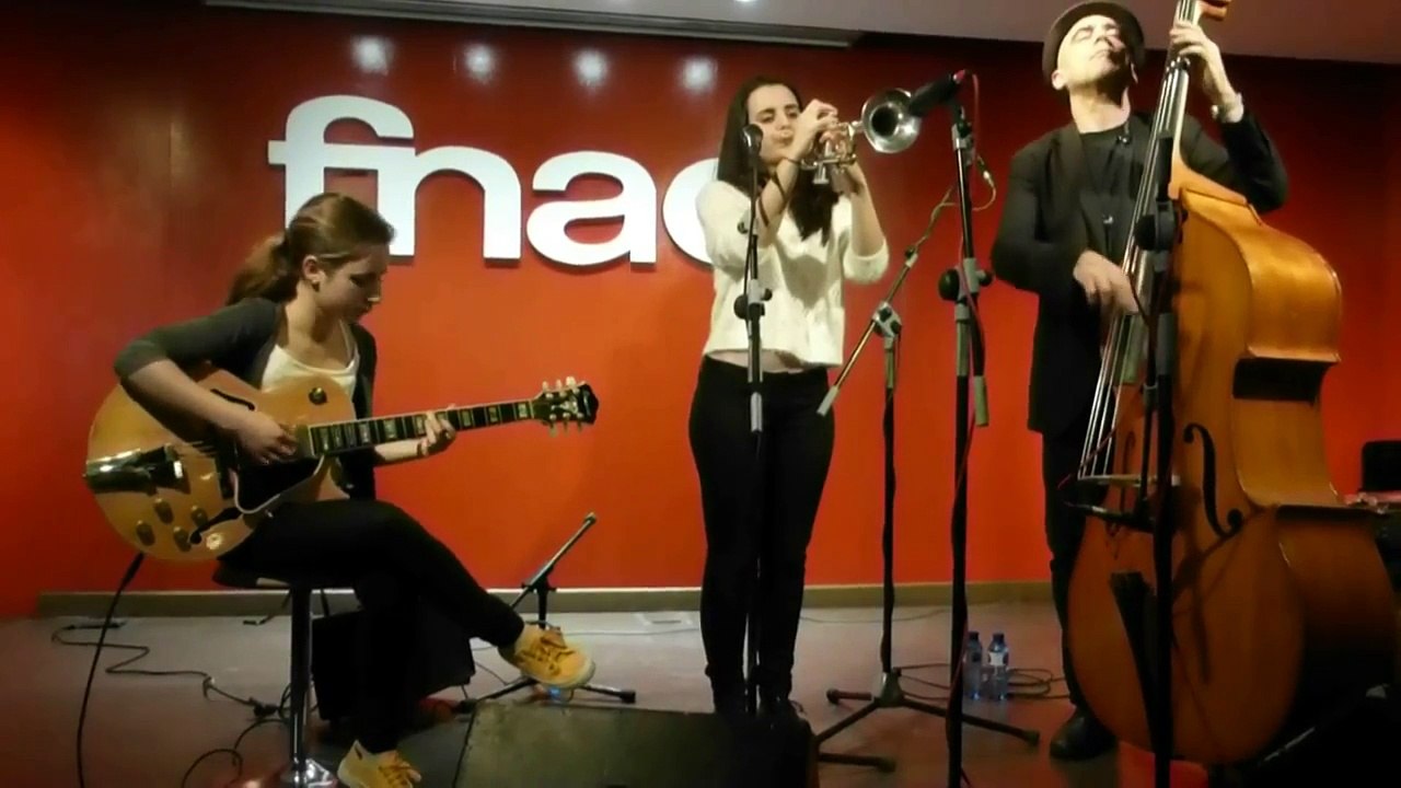 Andrea Motis y Joan Chamorro - Samba en preludio
