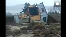 Impactantes imágenes: Casas son arrastradas por inundaciones en Chile
