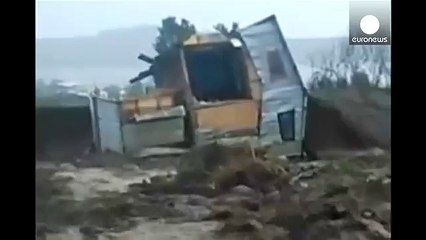 Impactantes imágenes: Casas son arrastradas por inundaciones en Chile