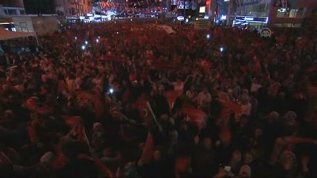 Davutoğlu: Burası Siyaset Meydanı, Burada Bir Doğru Dört Yanlışı Götürür