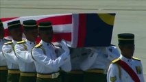 Raw: Bodies of MH17 Victims Arrive in Malaysia