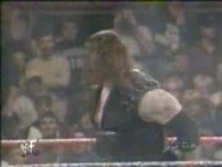 wwe - kane dressed up as undertaker