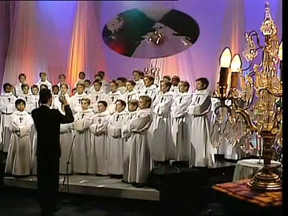 Les Petits Chanteurs à La Croix de Bois - Douce Nuit