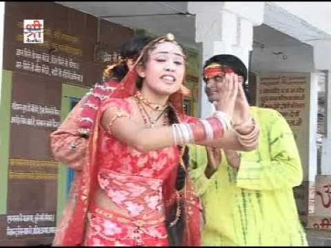 मंदिरिया रो आडो खोलो माहरी - चम् चम् चमके चुन्दडी ( राजस्थानी )