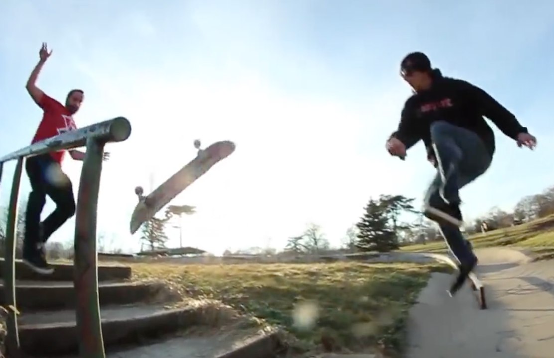 Great teamwork for a crazy trick !