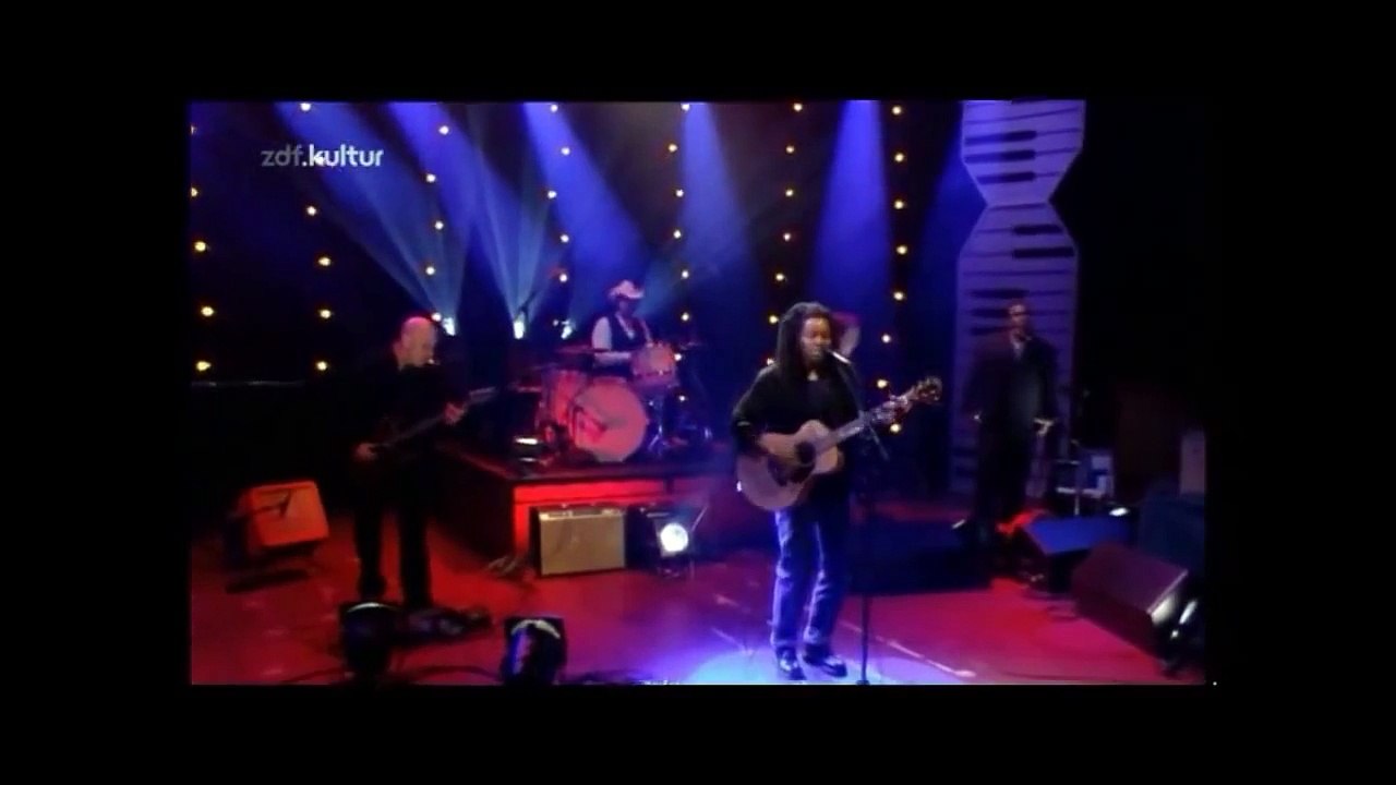 Tracy Chapman - Talkin' Bout a Revolution (Live 2002)