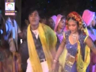 Madhuri Ven Vage - Halne Sakhi Garbama - Gujarati Garba Songs